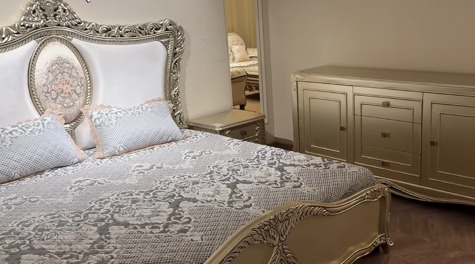 Decorative Cushion Set